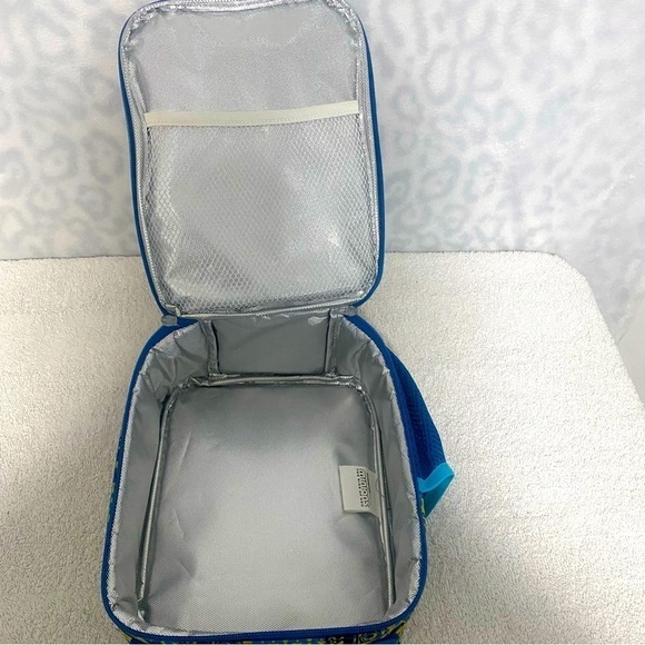 Minion The Rise of Gru Lunch Tote Kids Insulated Lunch Bag Pockets NWOT - Picture 7 of 11